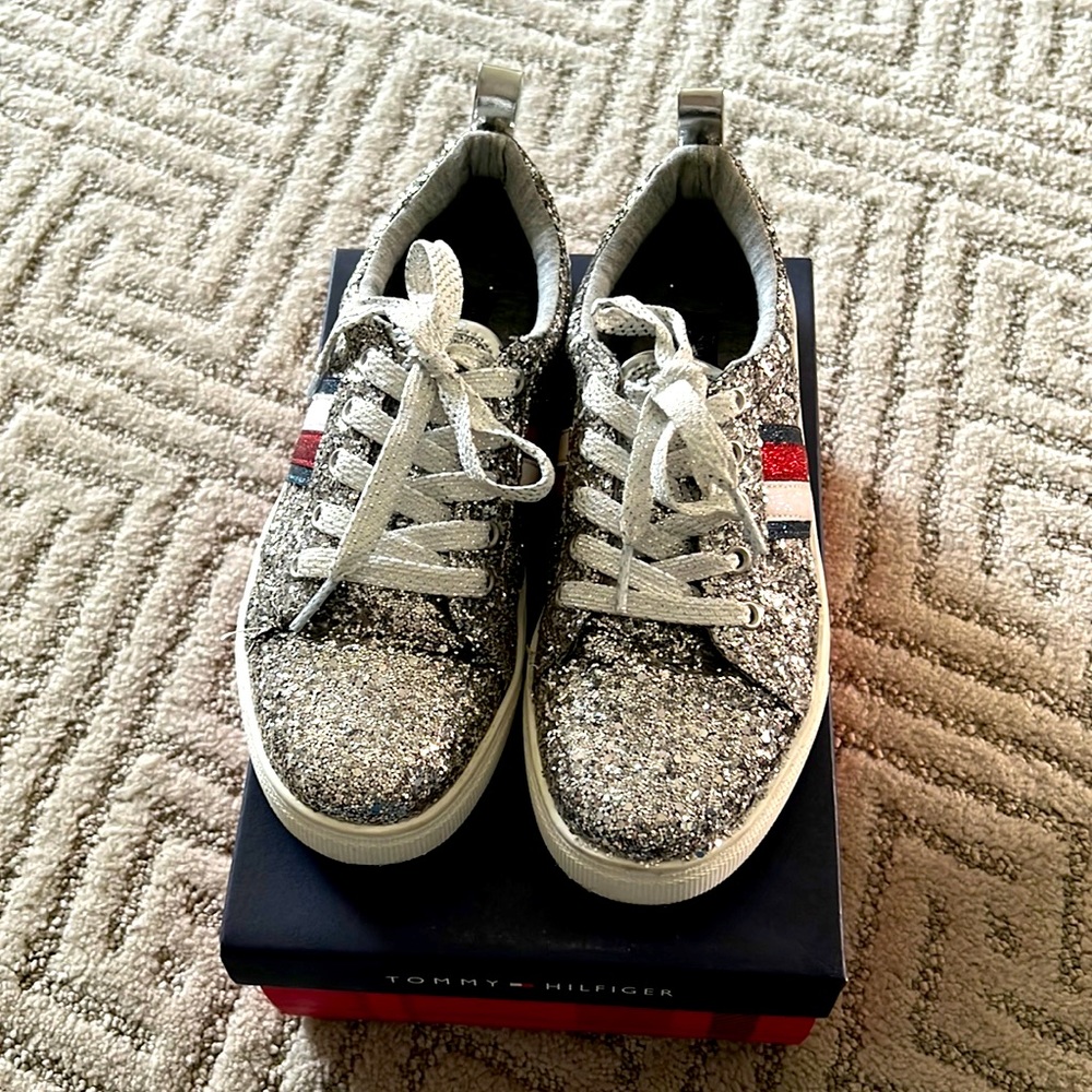 Tommy Hilfiger Girl Sparkle sneakers-size 4